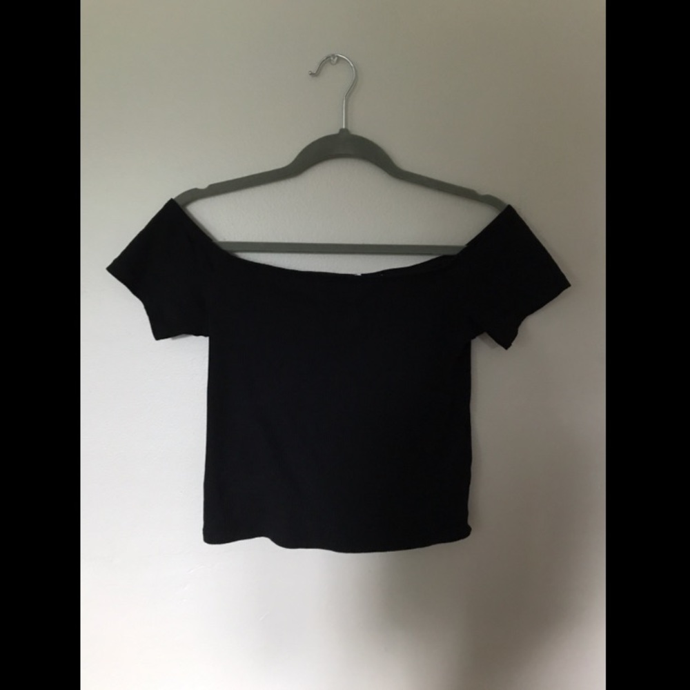 Black H&M off the shoulder crop top